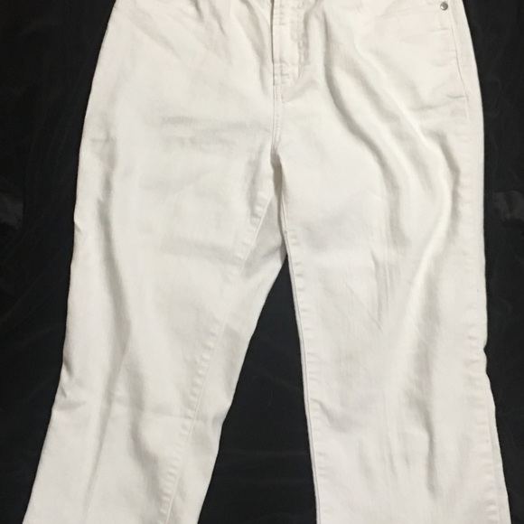 HALSTON KANSAS CITY STRETCH CAPRIS - Picture 4 of 8